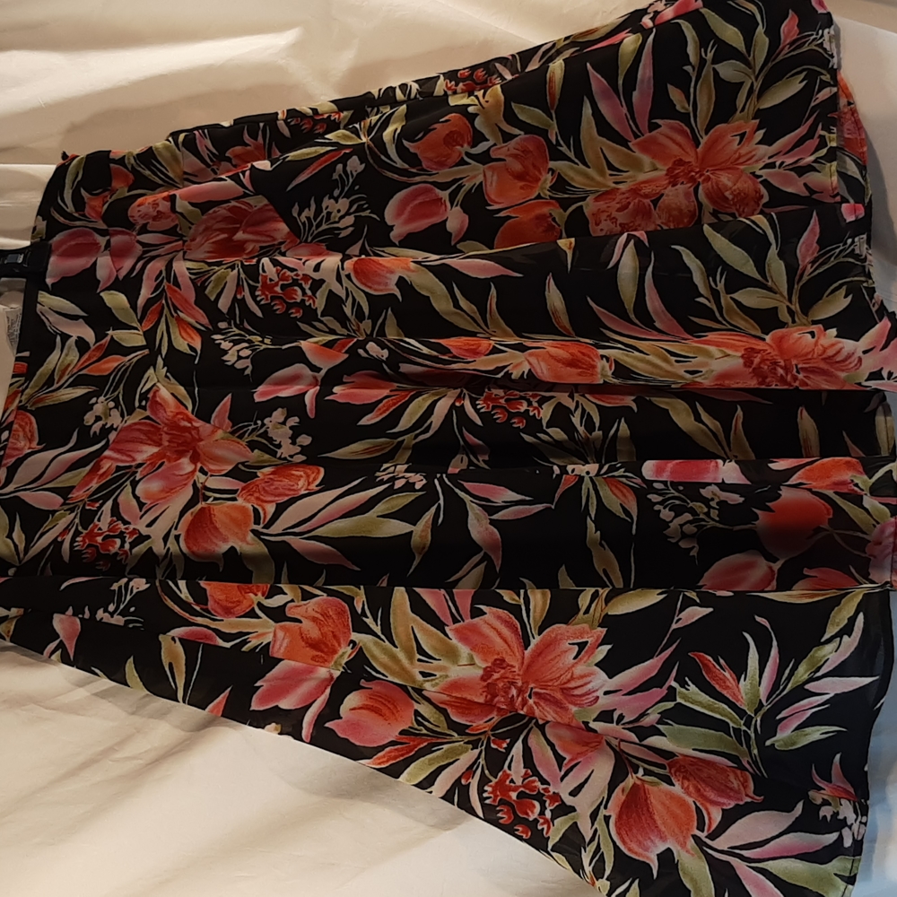 Skirt - Picture 2 of 5
